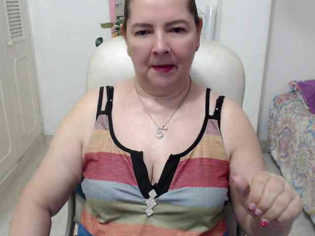 leonela-68 webcam