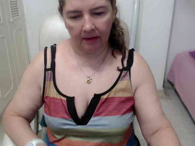 leonela-68 webcam
