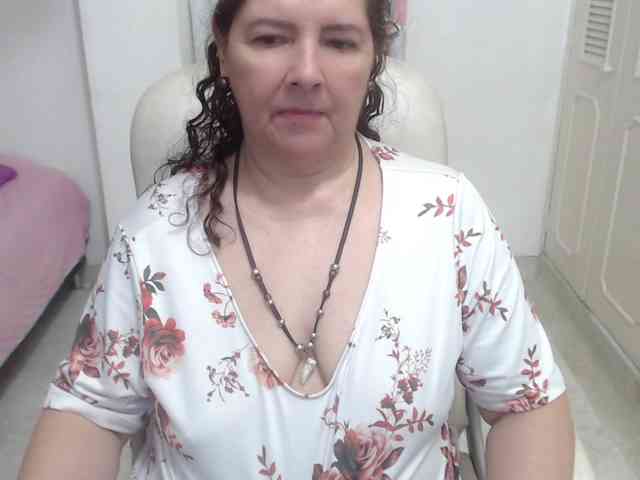 leonela-68 webcam