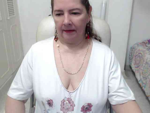 leonela-68 webcam