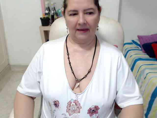leonela-68