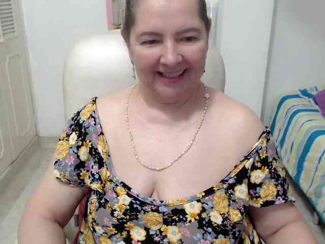 leonela-68 webcam