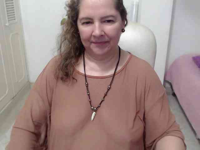 leonela-68