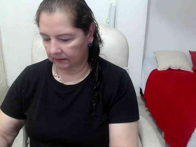 leonela-68 webcam