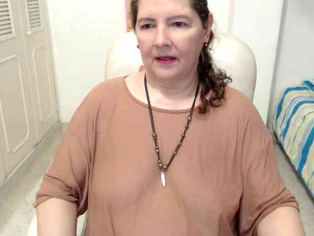 leonela-68