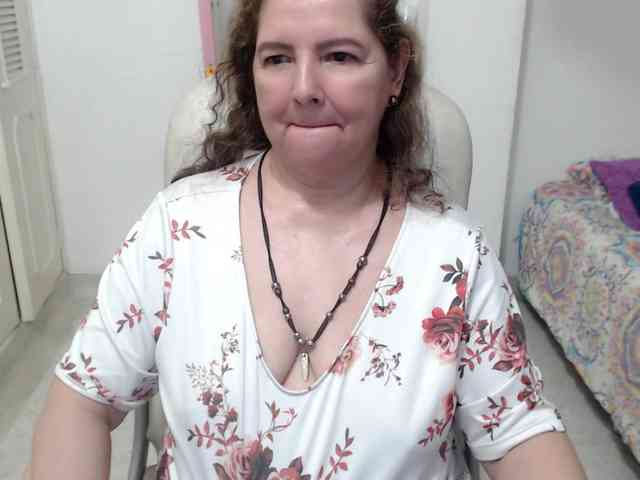 leonela-68 webcam