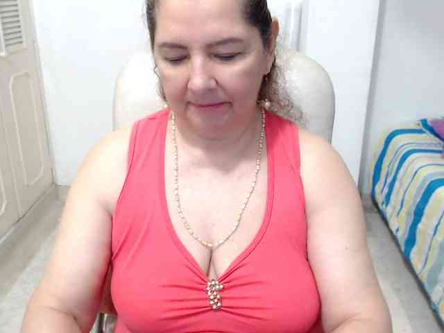 leonela-68 webcam