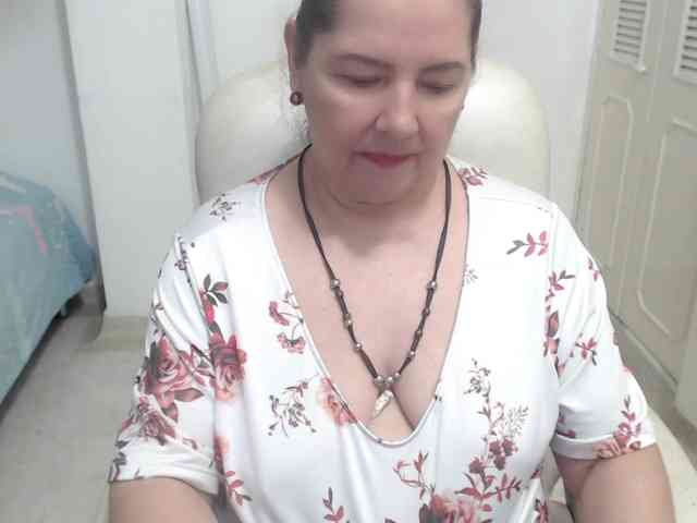 leonela-68