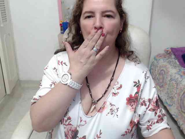 leonela-68 webcam