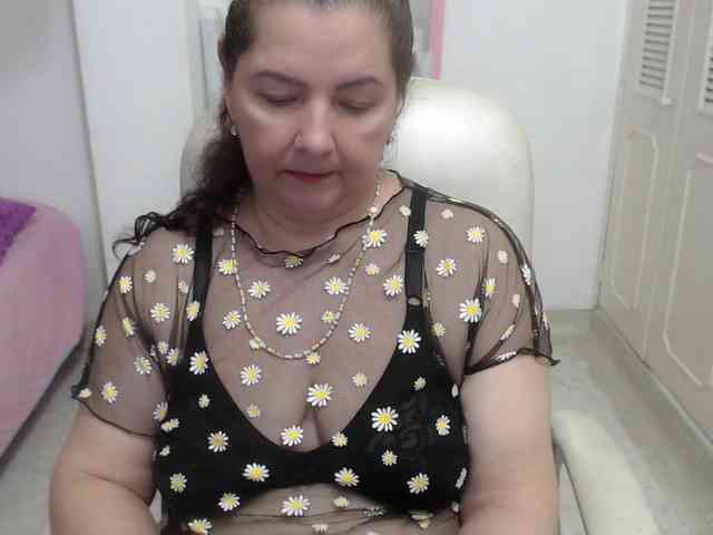 leonela-68 webcam