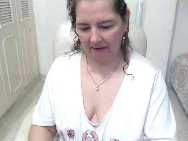 leonela-68 webcam