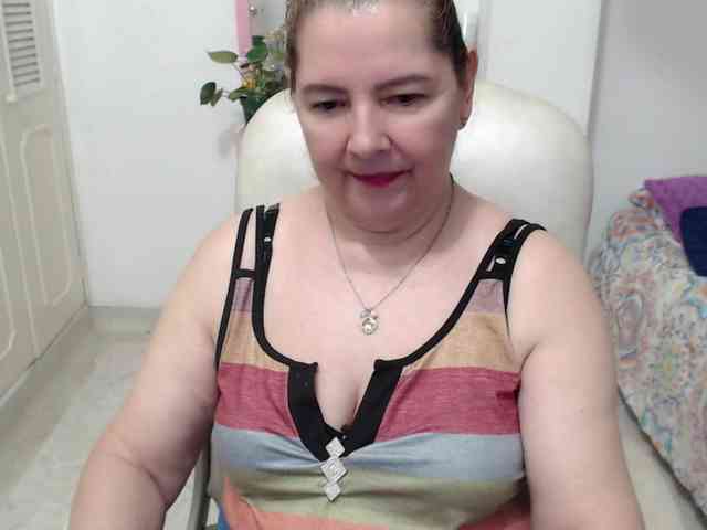 leonela-68 webcam