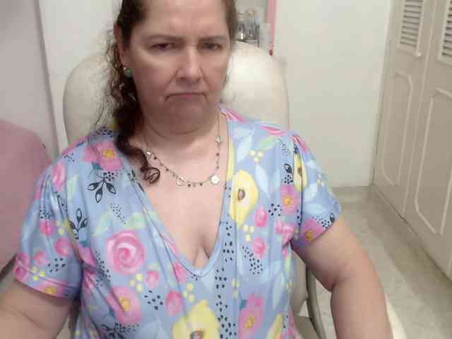leonela-68 webcam