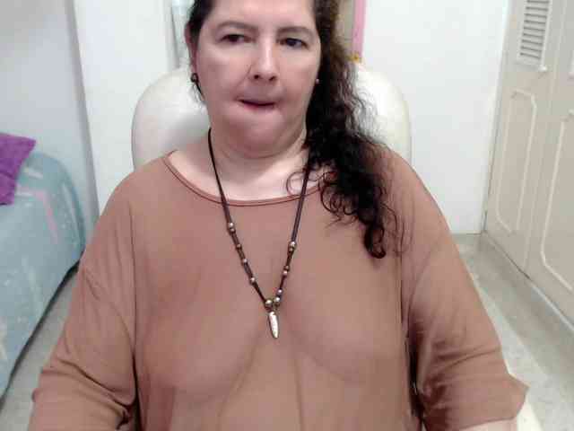 leonela-68 webcam