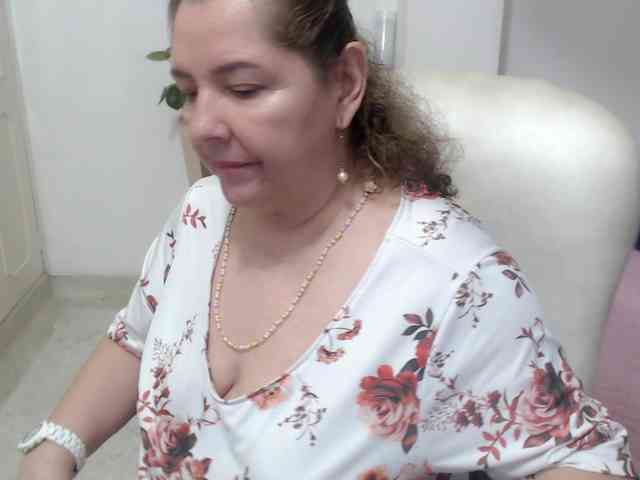 leonela-68 webcam