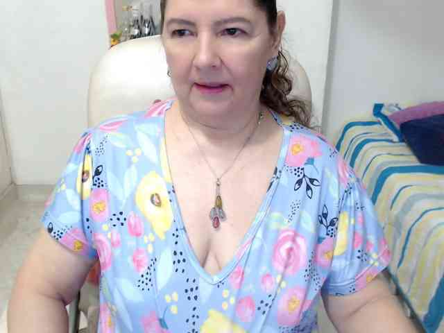 leonela-68