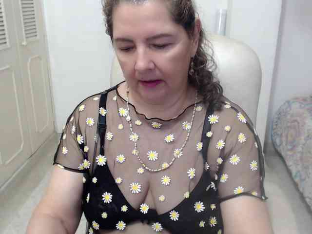 leonela-68 webcam