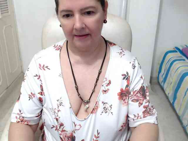 leonela-68 webcam