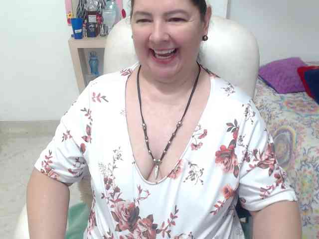 leonela-68 webcam