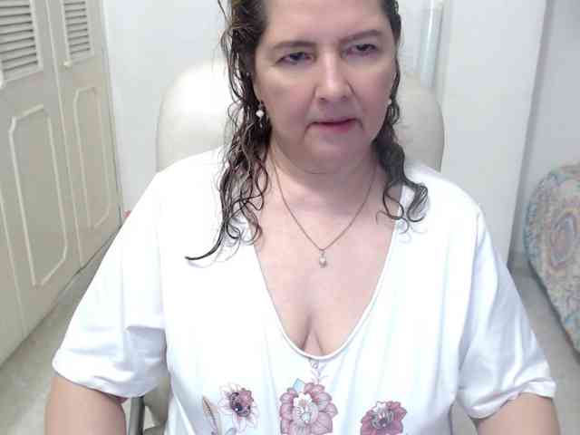 leonela-68