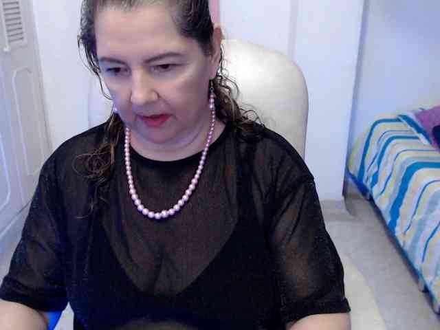 leonela-68