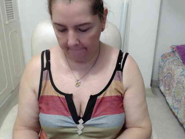 leonela-68 webcam