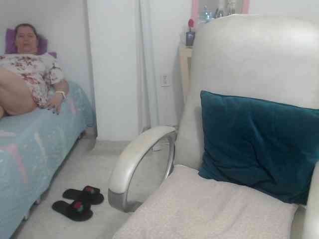 leonela-68 webcam