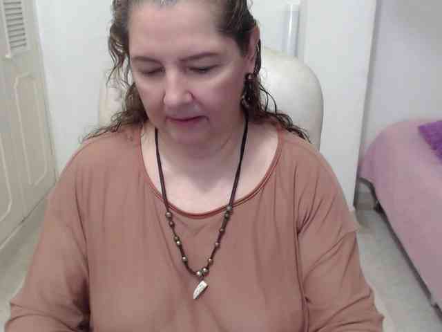 leonela-68 webcam