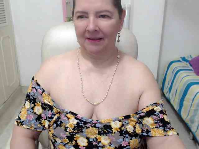 leonela-68 webcam