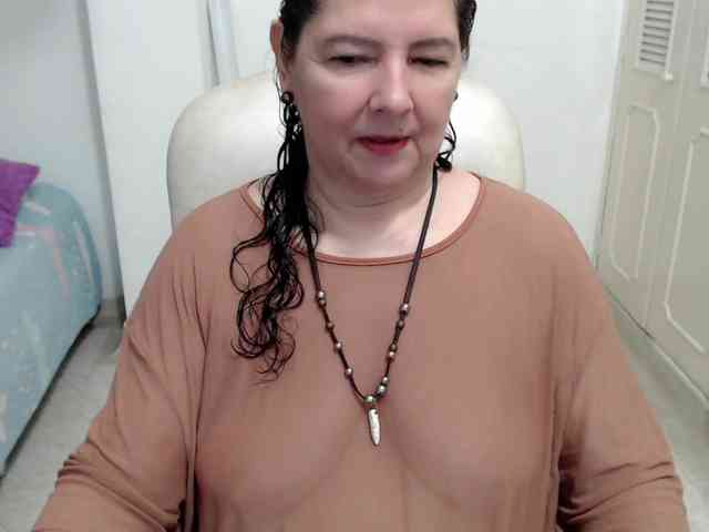 leonela-68 webcam