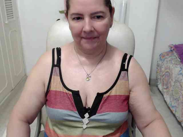 leonela-68 webcam