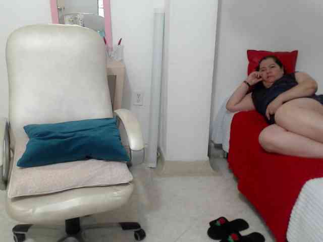 leonela-68 webcam