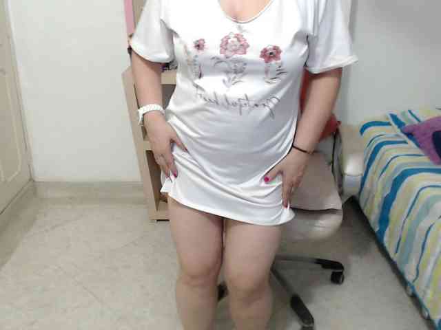 leonela-68 webcam