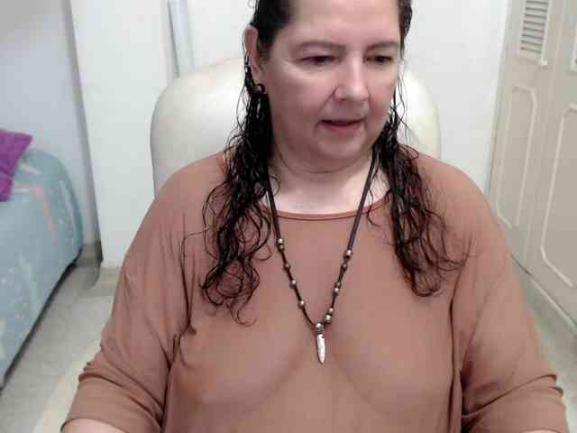 leonela-68 webcam
