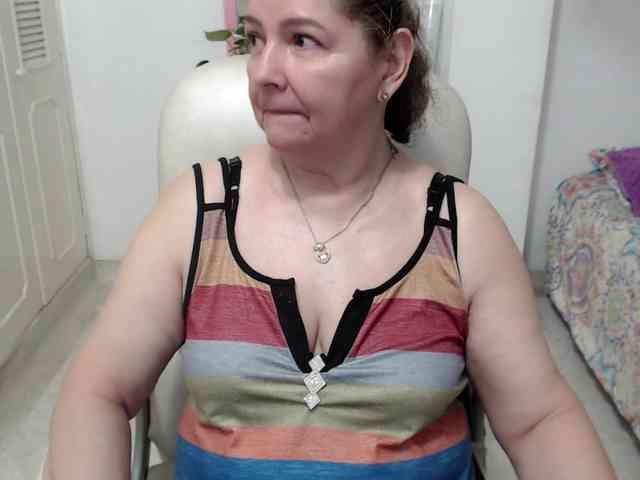 leonela-68 webcam