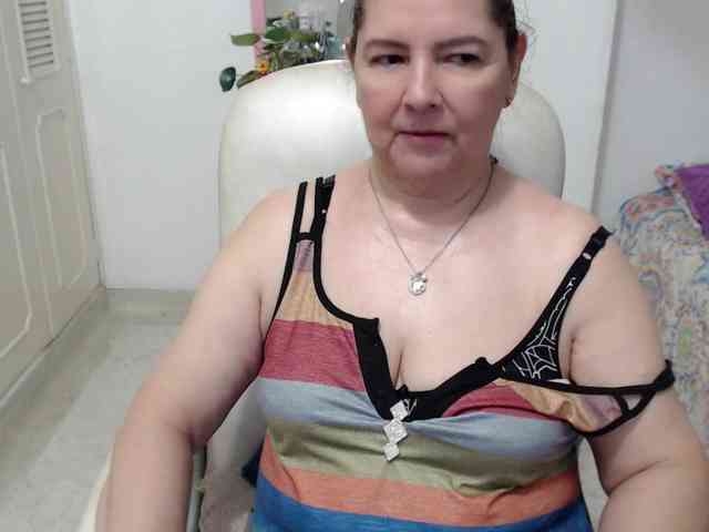 leonela-68 webcam