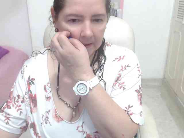 leonela-68 webcam