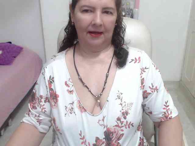 leonela-68 webcam