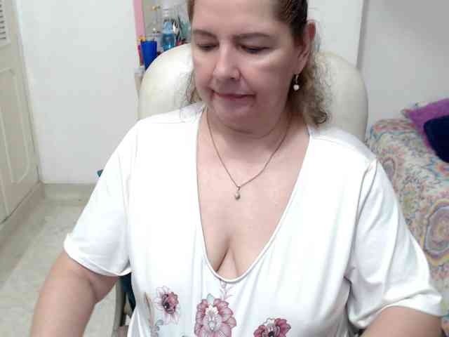 leonela-68 webcam