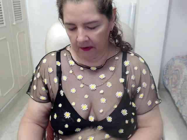 leonela-68 webcam