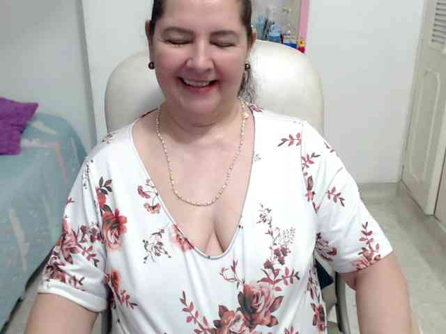 leonela-68 webcam