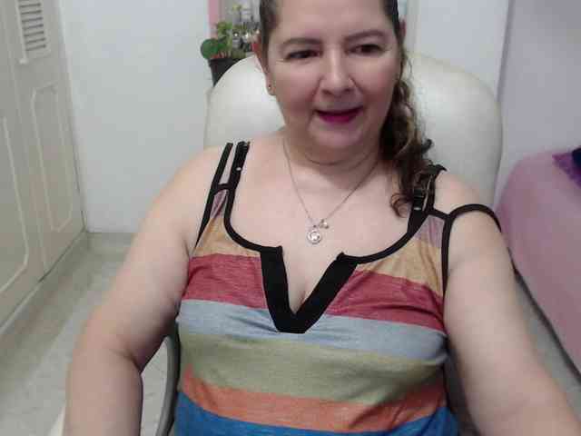 leonela-68's webcam live show
