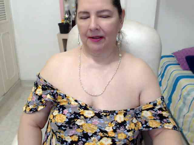leonela-68
