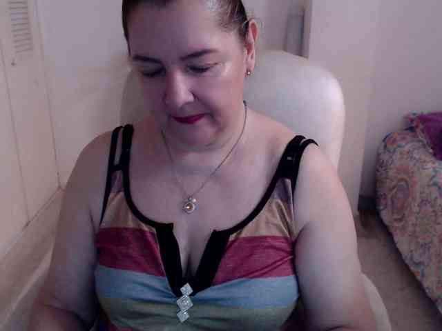 leonela-68 webcam
