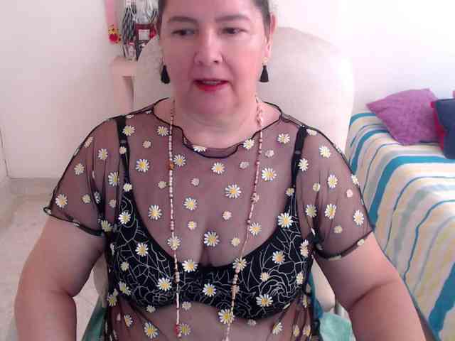 leonela-68 webcam