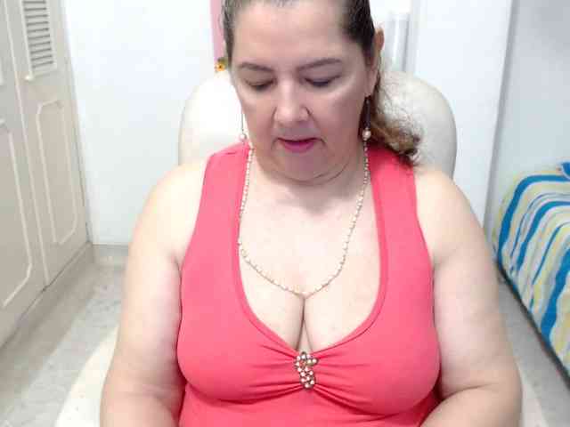 leonela-68 webcam