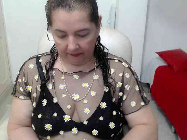 leonela-68 webcam