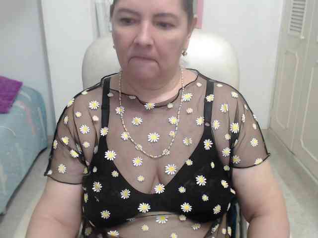 leonela-68 webcam