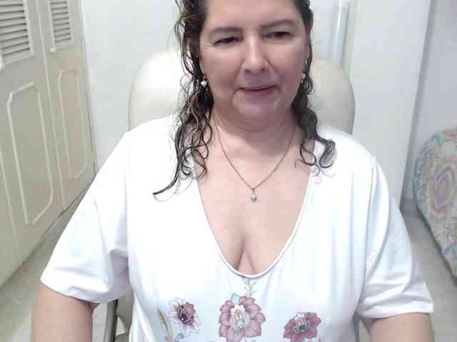 leonela-68