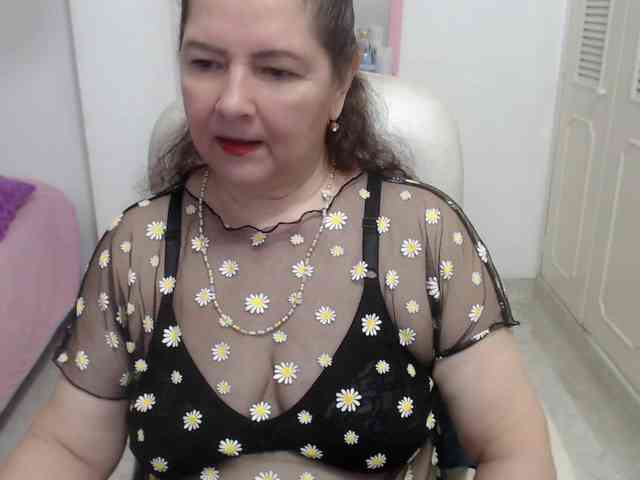 leonela-68 webcam